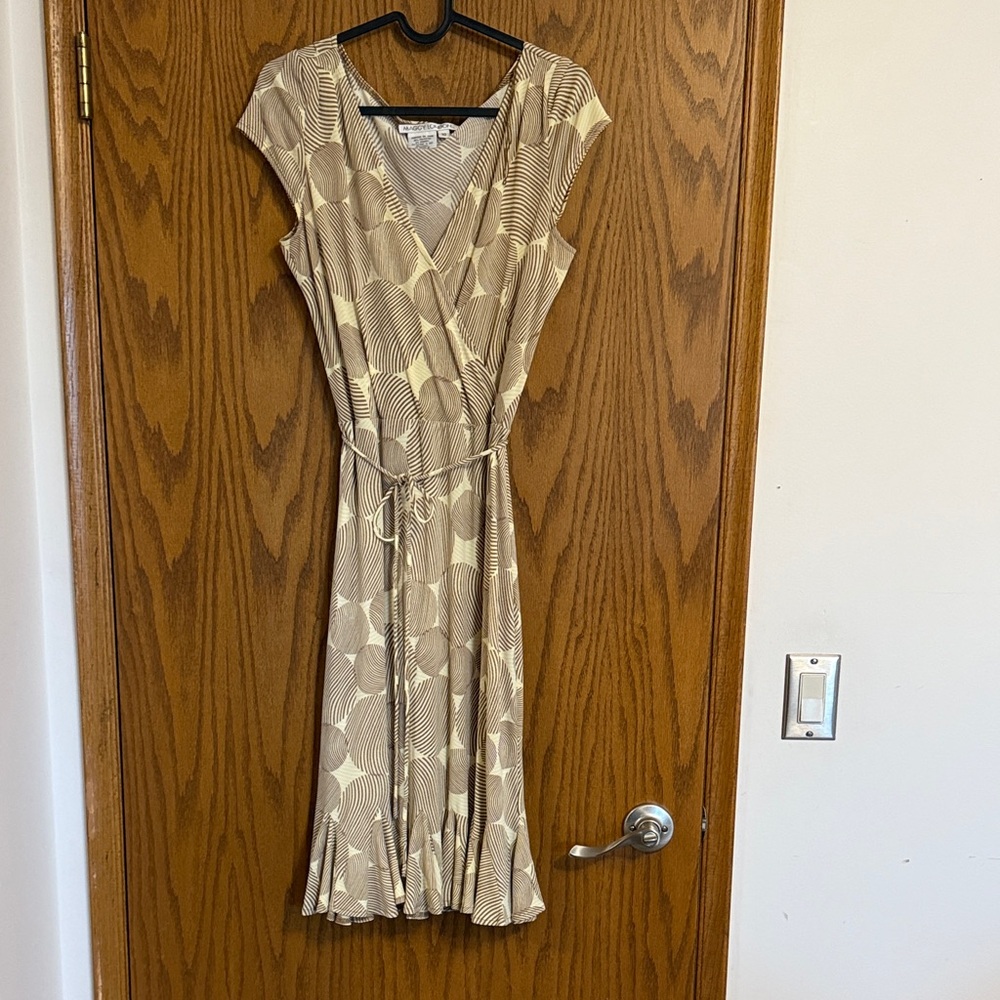 Maggy London Beige Geometric Midi Dress
